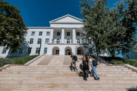Steps of the MOME MASTER building. Photo: MOME